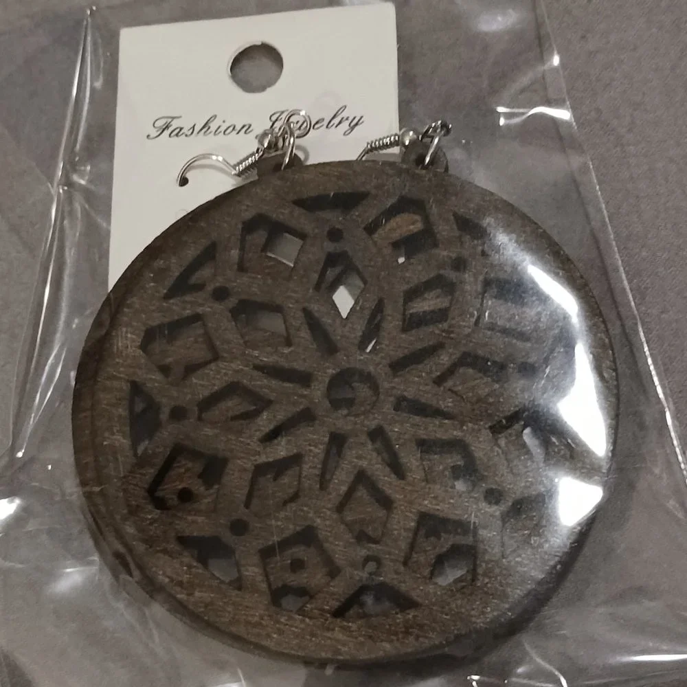 NWT!!! Handmade Wooden Earrings Bundle (14prs) - Picture 8 of 16